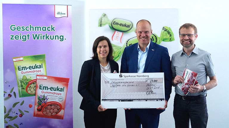 Apotheker ohne Grenzen: Spendenübergabe